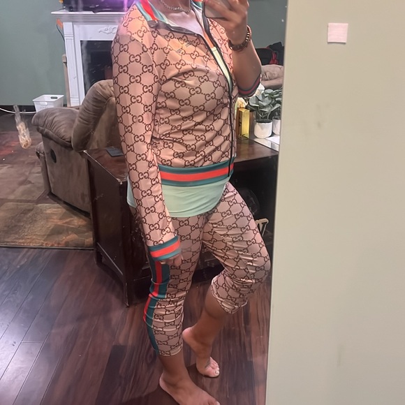 Gg track suit women’s large zip up and pants - Picture 2 of 3